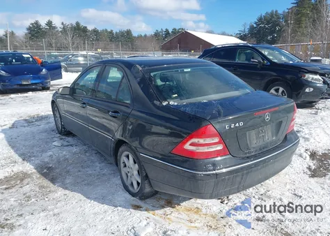 2004 Mercedes-Benz C 240 z USA, uszkodzony, nr VIN WDBRF61J04F532348